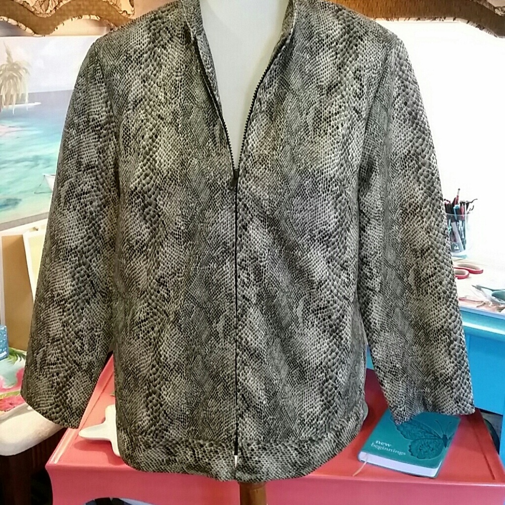 Women's Top